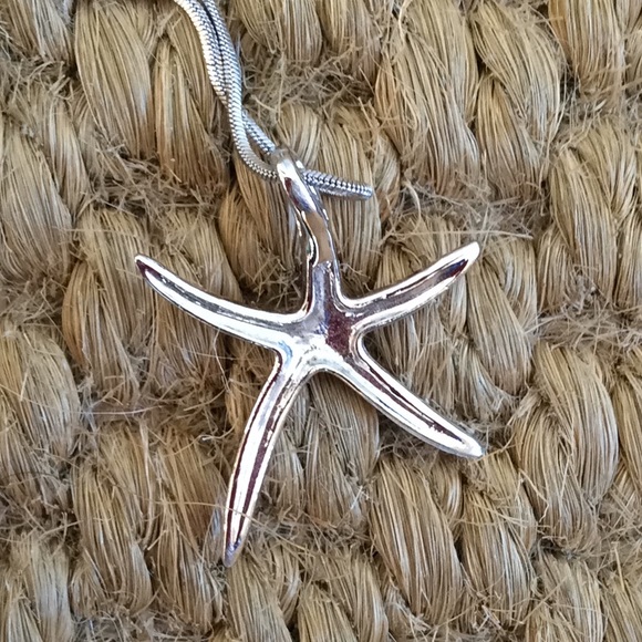 Starfish Necklace - Picture 2 of 4